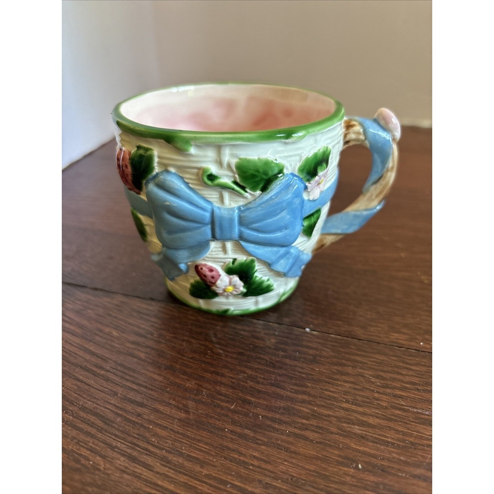 Hand Painted VTG 1986 Haldon Group Basket Weave‎ Blue Bow Strawberry Mug New